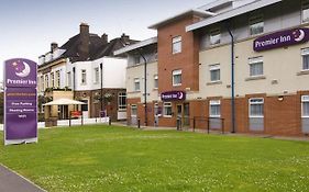Premier Inn Manchester - Heaton Park