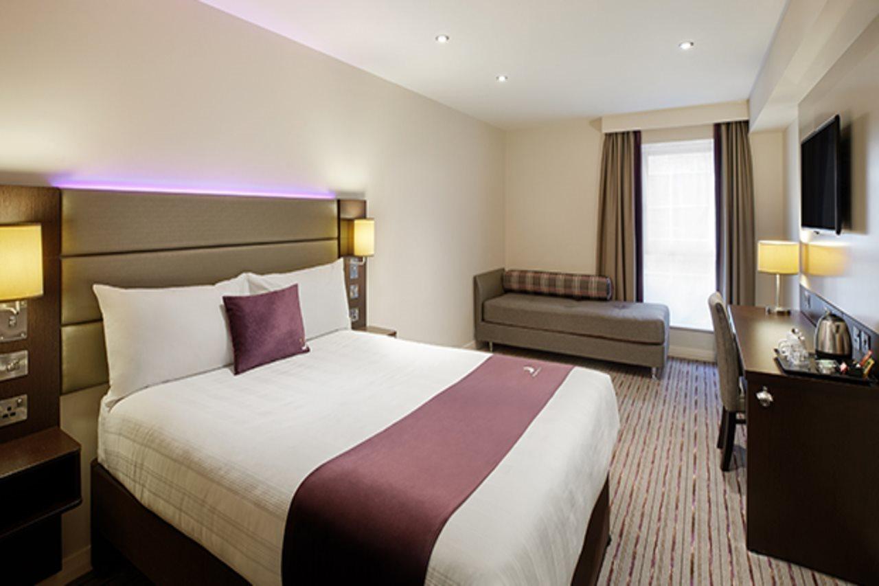 Premier Inn Manchester - Heaton Park Экстерьер фото