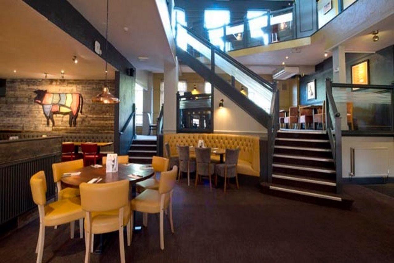 Premier Inn Manchester - Heaton Park Экстерьер фото